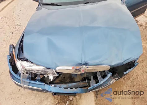 2001 Lincoln Town Car Executive z USA, uszkodzony, nr VIN 1LNHM81W91Y727631